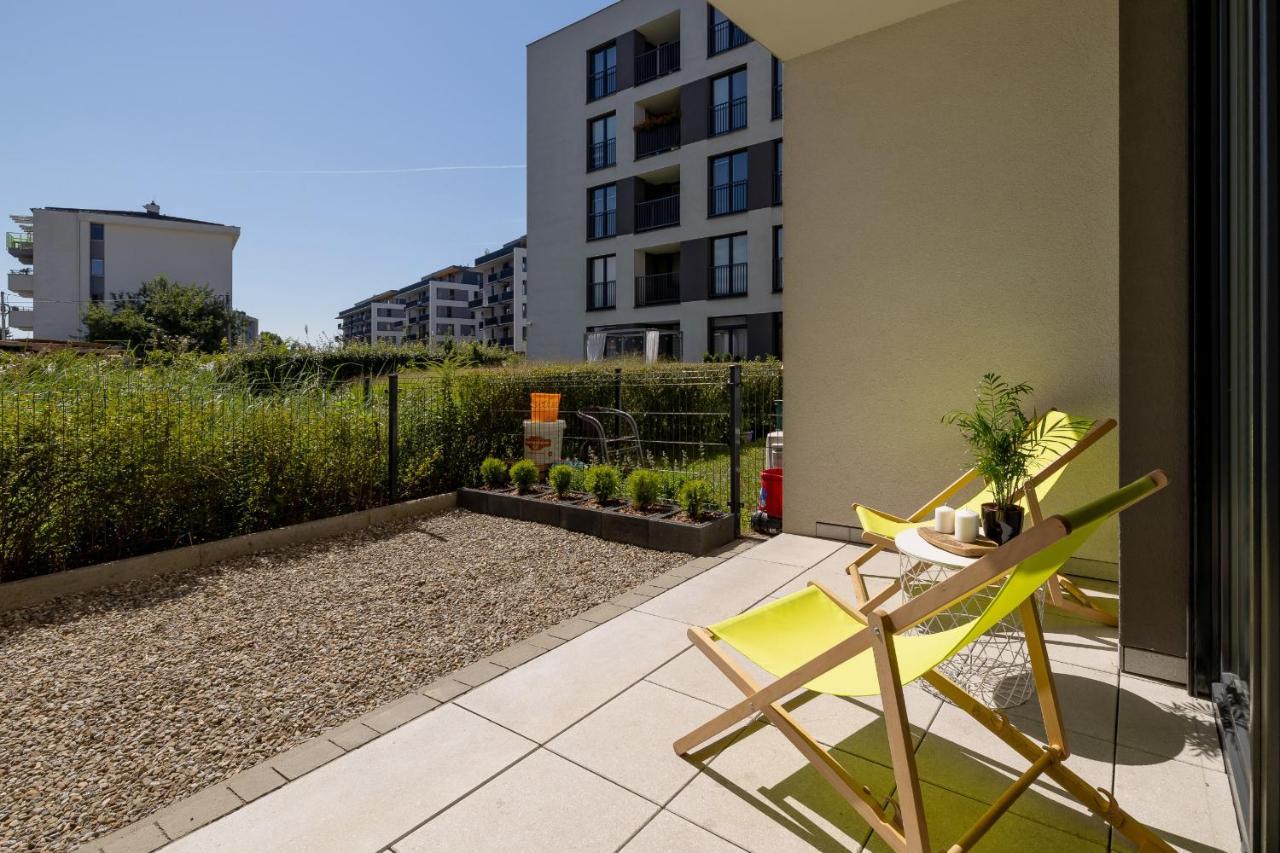 Krakow Studio With Parking & Terrace Near Zalew Bagry By Renters Prestige Exterior photo