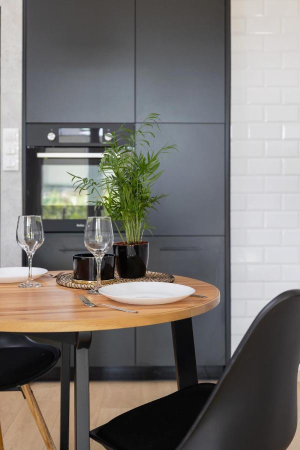 Krakow Studio With Parking & Terrace Near Zalew Bagry By Renters Prestige Exterior photo